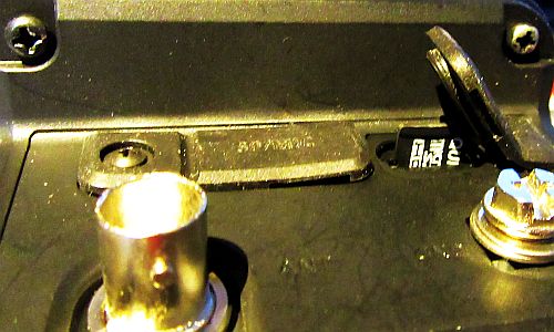 ic705_sd_kort_slot
